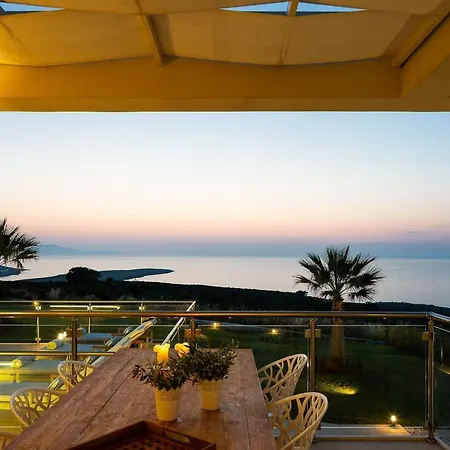 Elias Luxury Kalathas