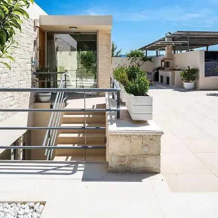 Elias Luxury Villa