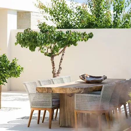 Elias Luxury