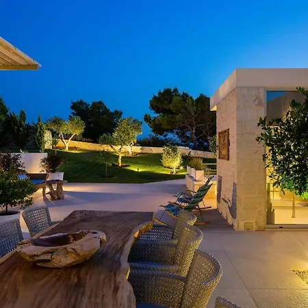 Elias Luxury Villa *